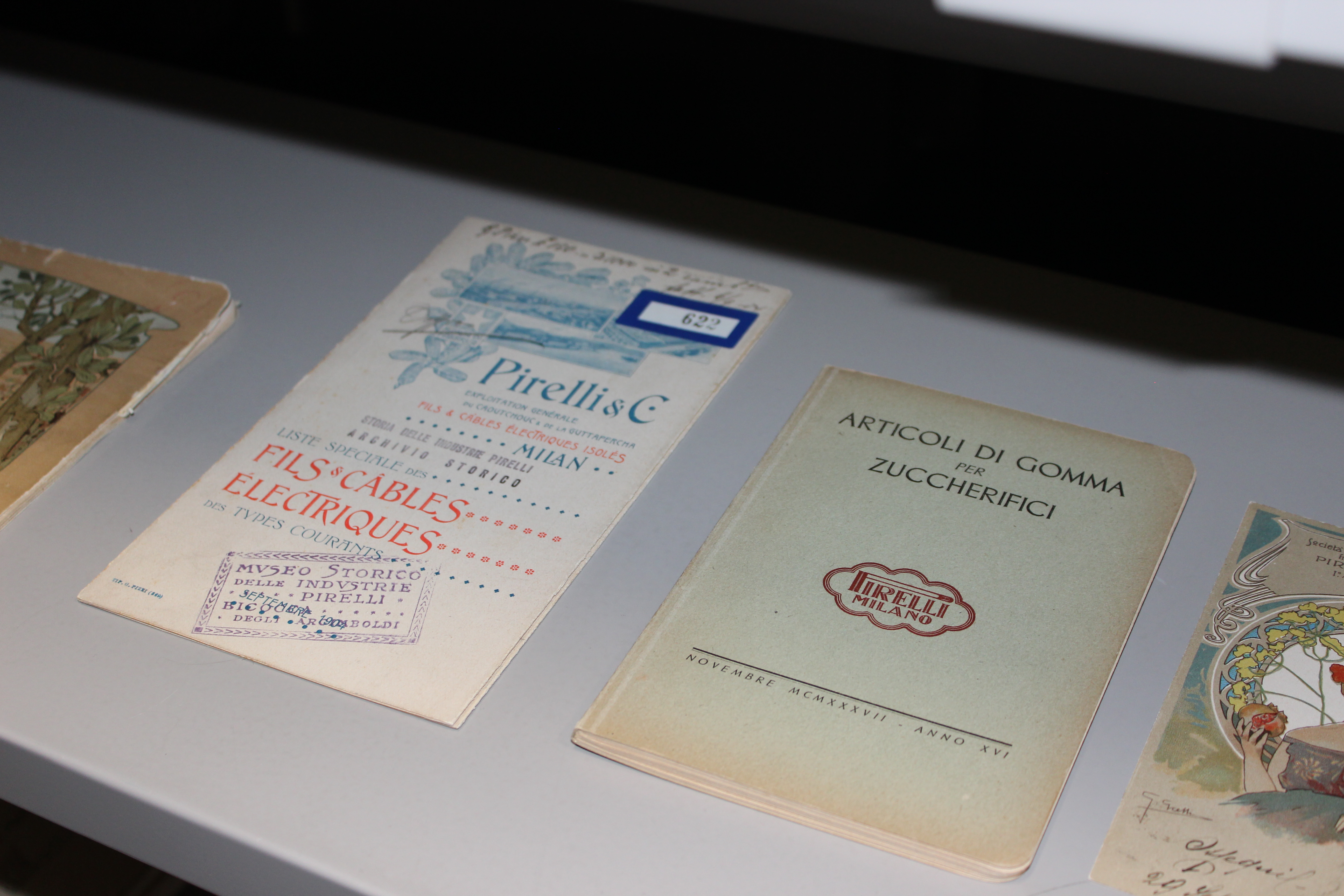 Pirelli library: a French leaflet on electric wires (left) and an Italian booklet on rubber articles for sugar factories (right)